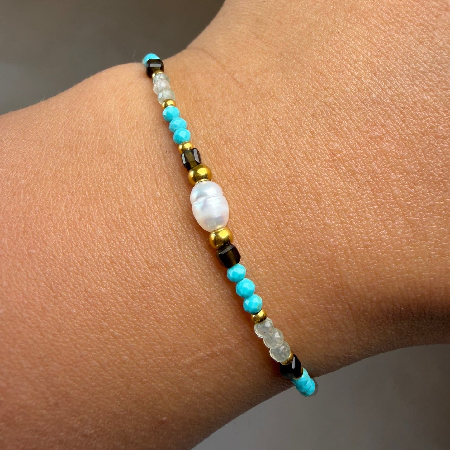 Pulsera Perla Turquesa Acero Baño Oro